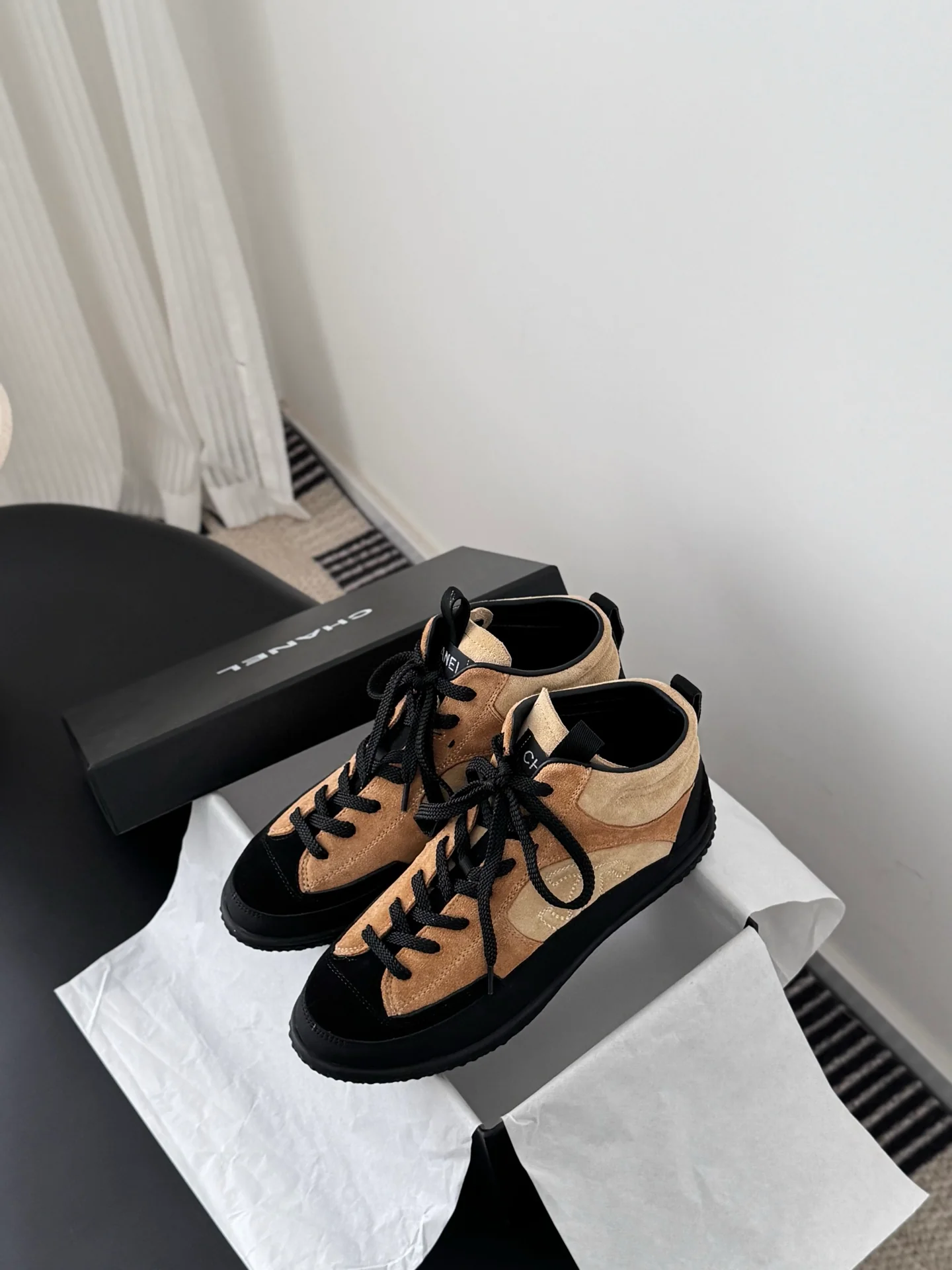Chan 25fw sneaker with high tops