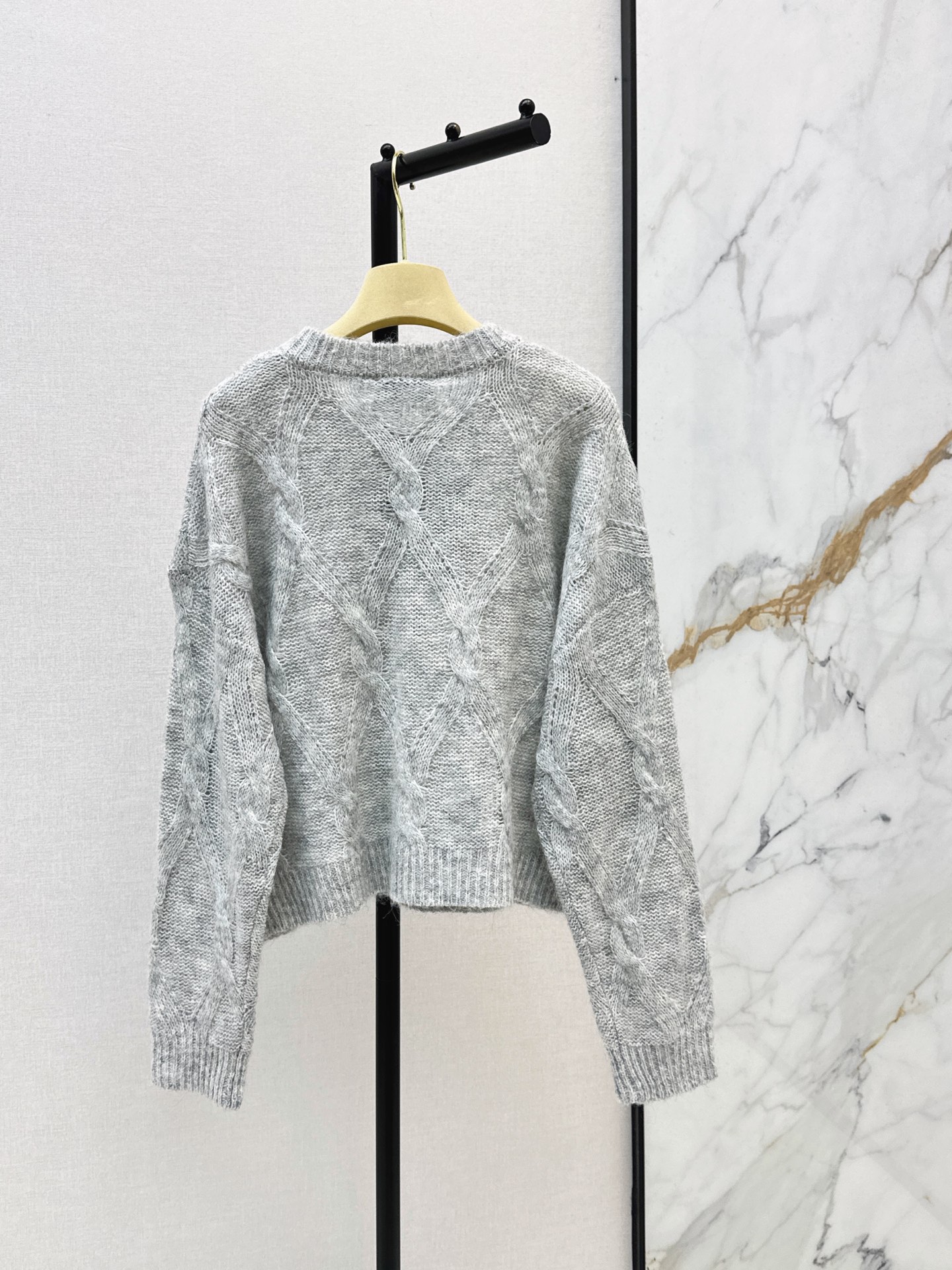 Miu 26fw letter embroidery sweater