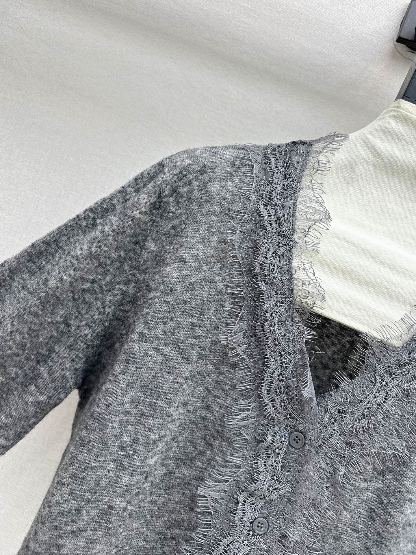 ES 26fw lace contract knit cardigan