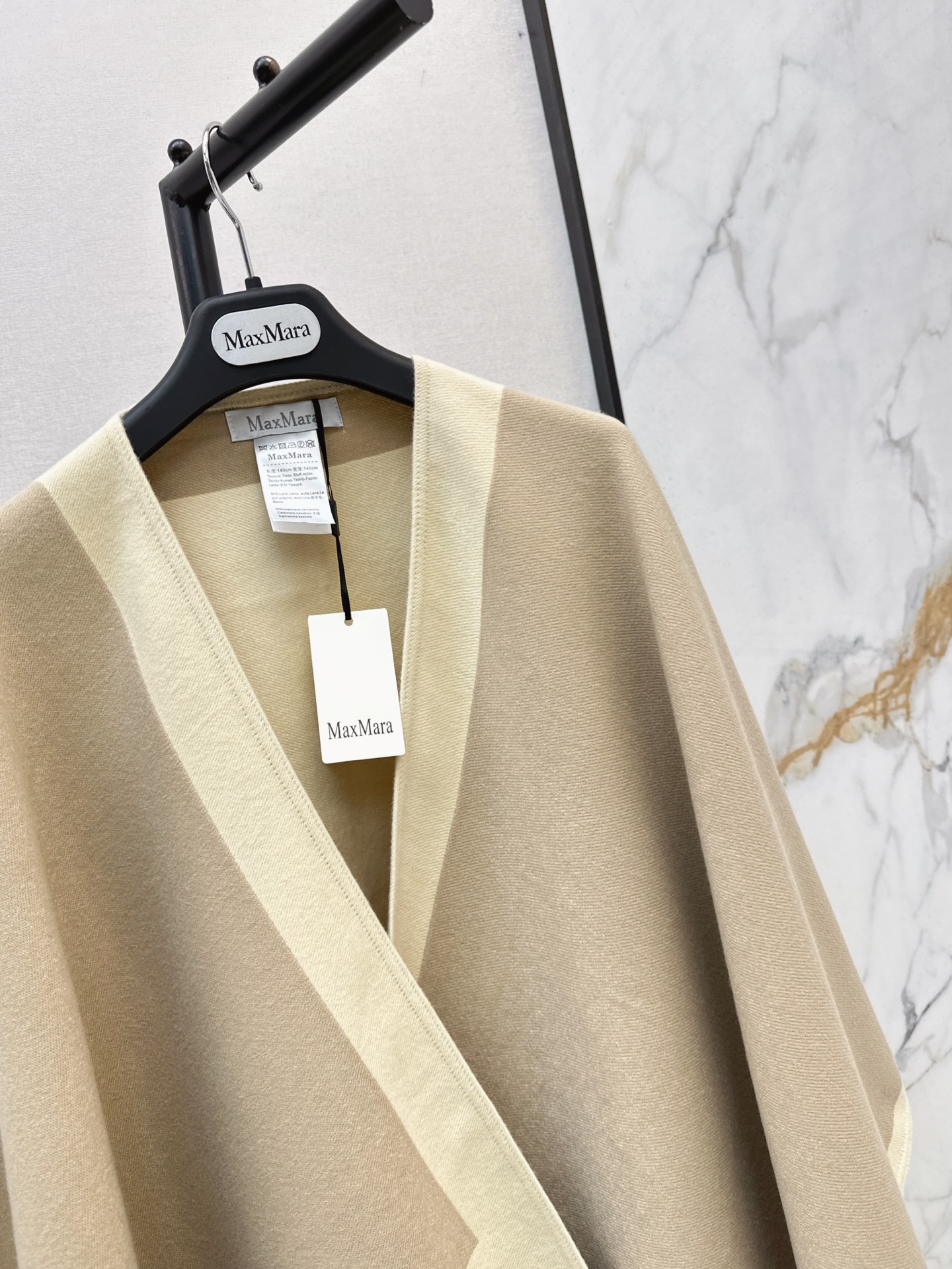 Max 26fw jacquard shawls