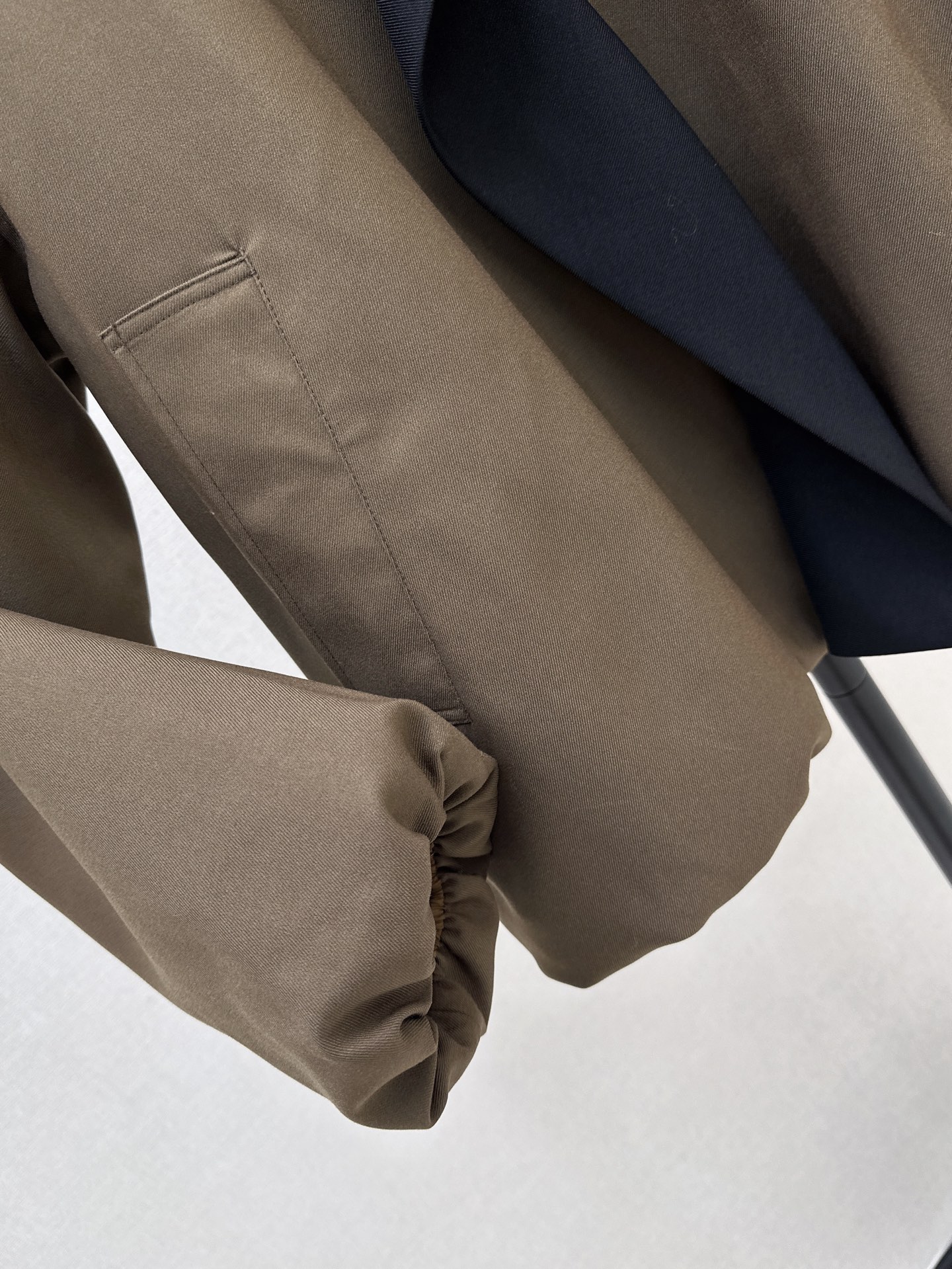 Loe 26fw ribbon jacket