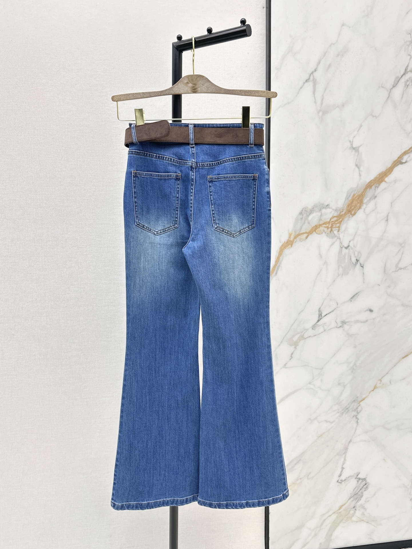 Brun 26fw belted flared jeans