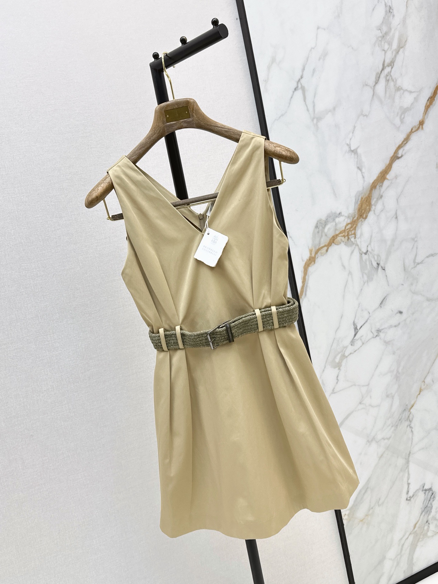 Brun 26ss sleeveless belted dress