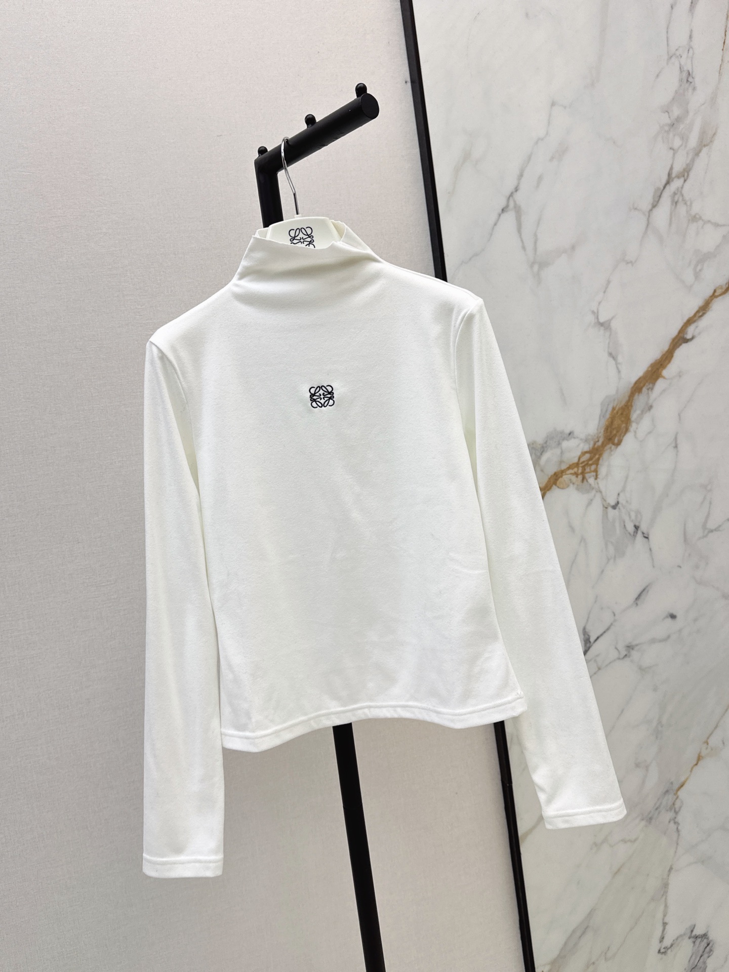 Loe 26fw high neck basic tee