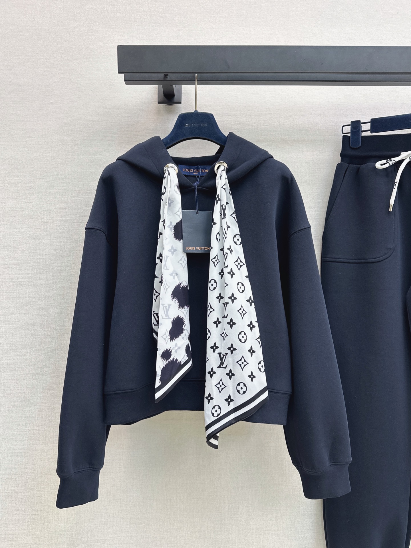 Loui 26fw scarf hhdie pants sets