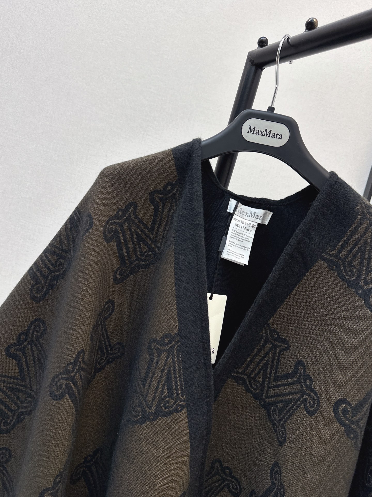Max 26fw wool shawls