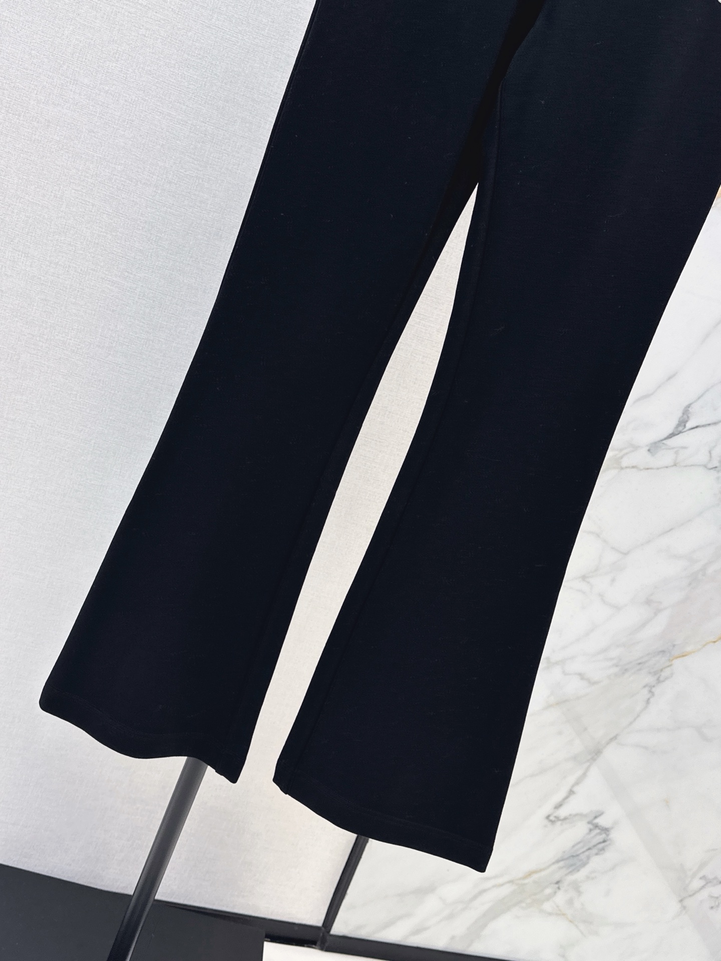 Loe 26fw contrast-stripe waistband flared Pants