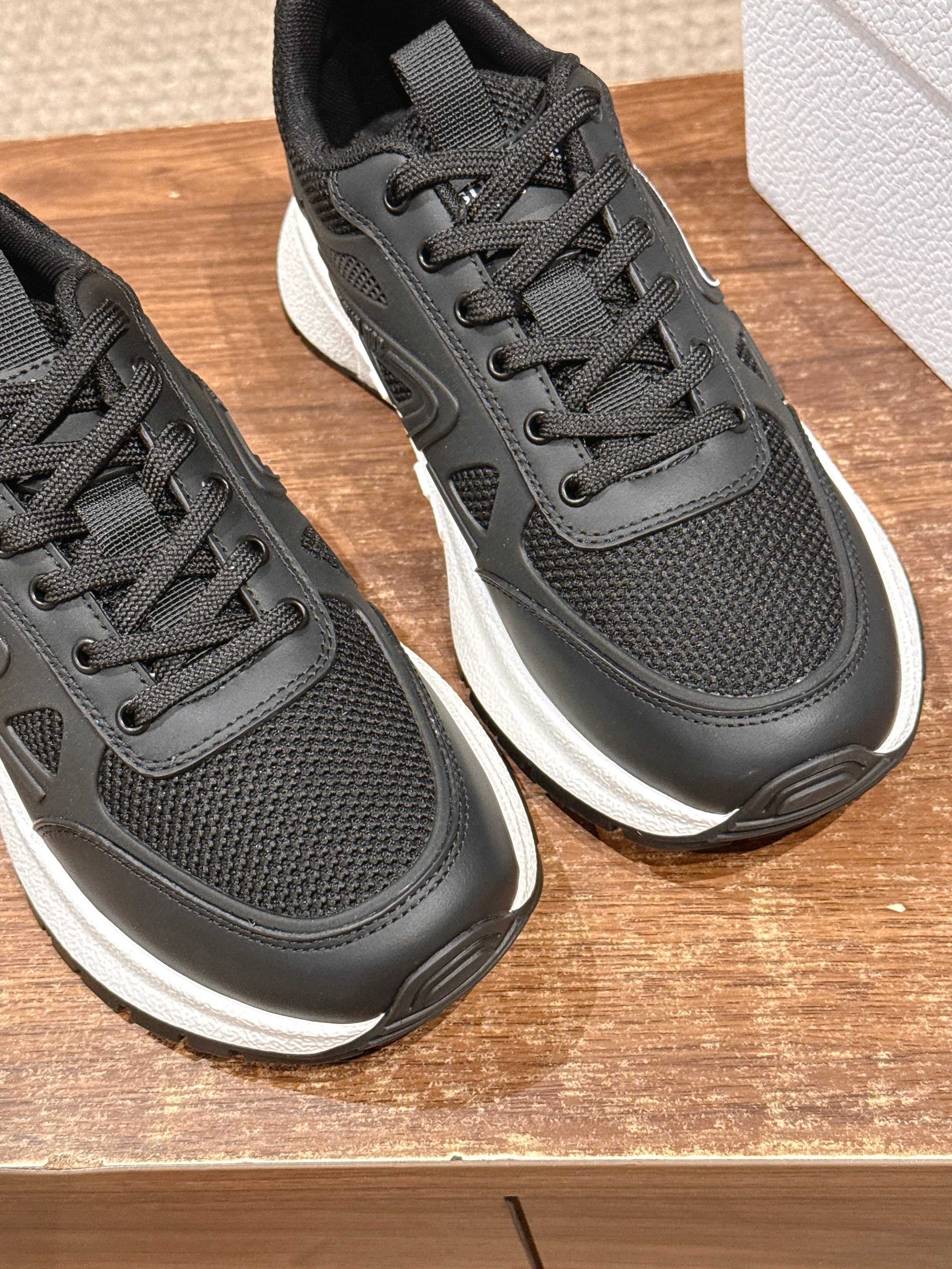 CD 25fw sneaker