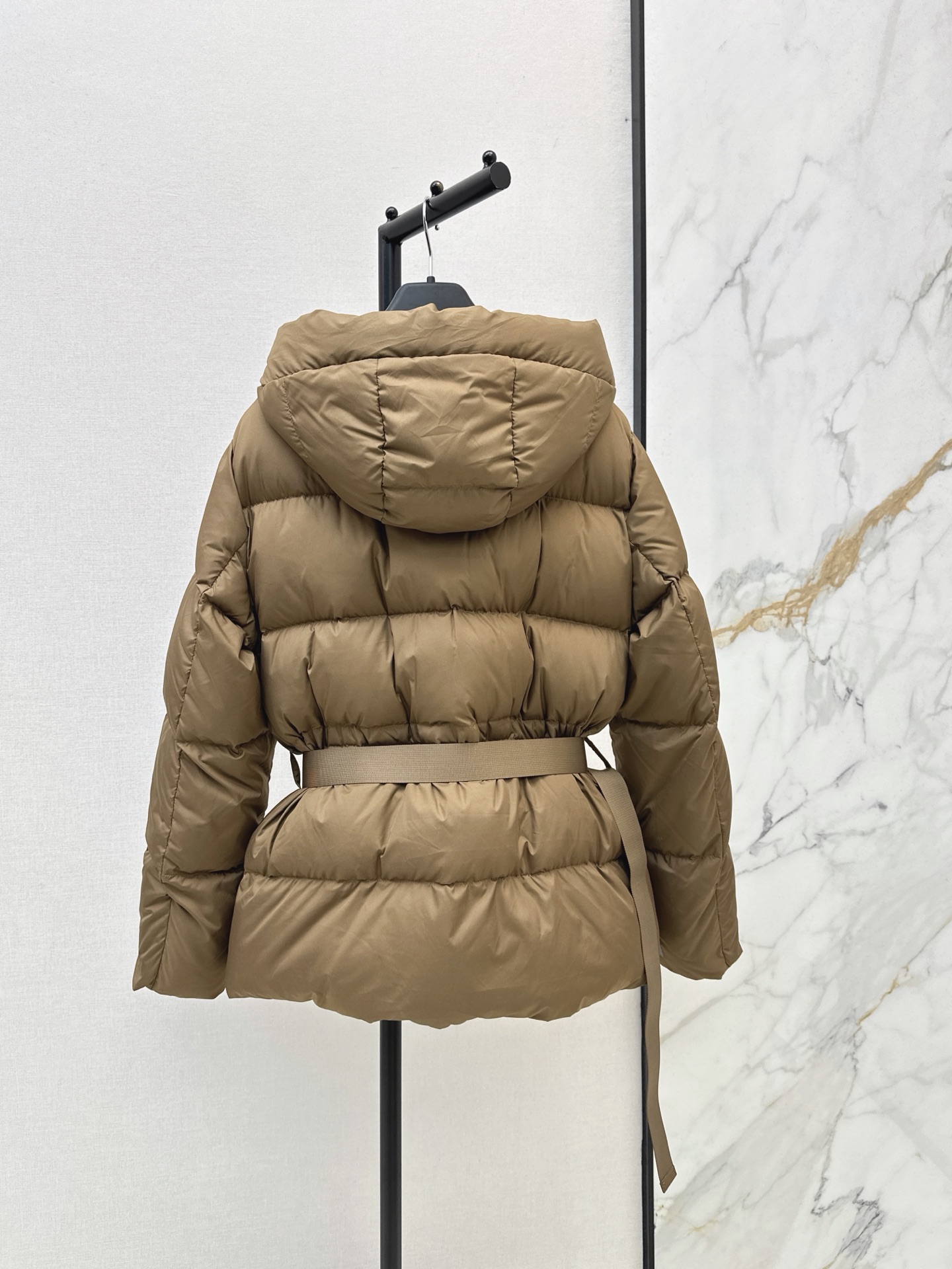 Max 26fw hooded down jacket