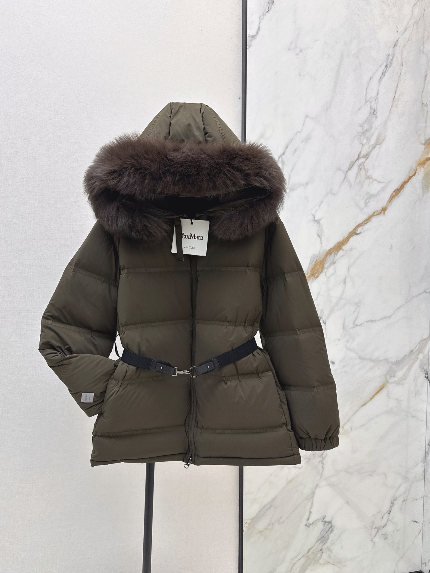 Max 26fw fur-trim hooded belted down jacket