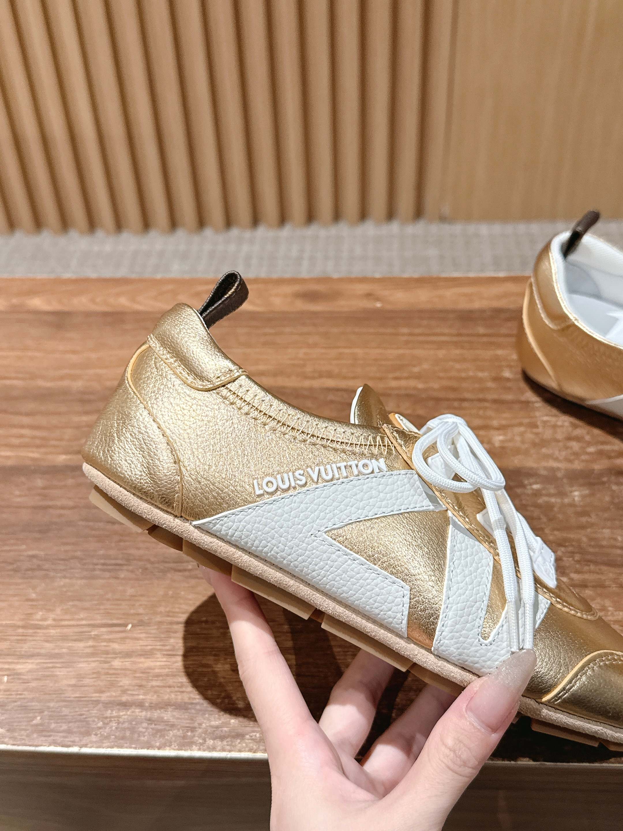 Loui 25fw sneaker