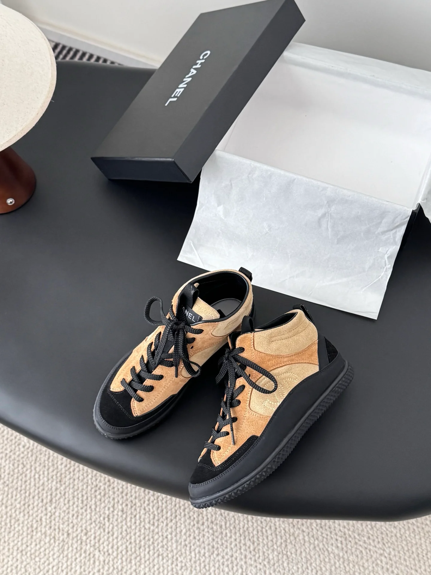 Chan 25fw sneaker with high tops