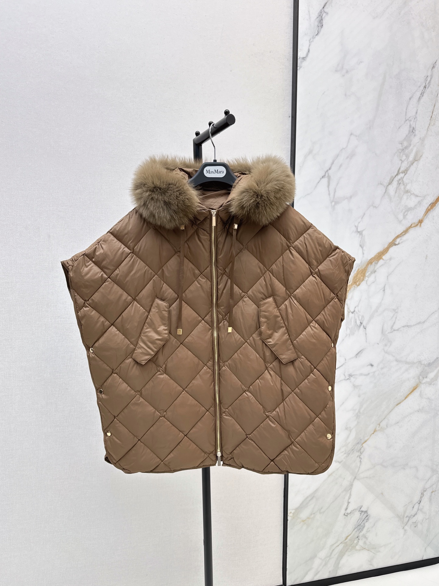 Max 26fw Hooded Down Vest