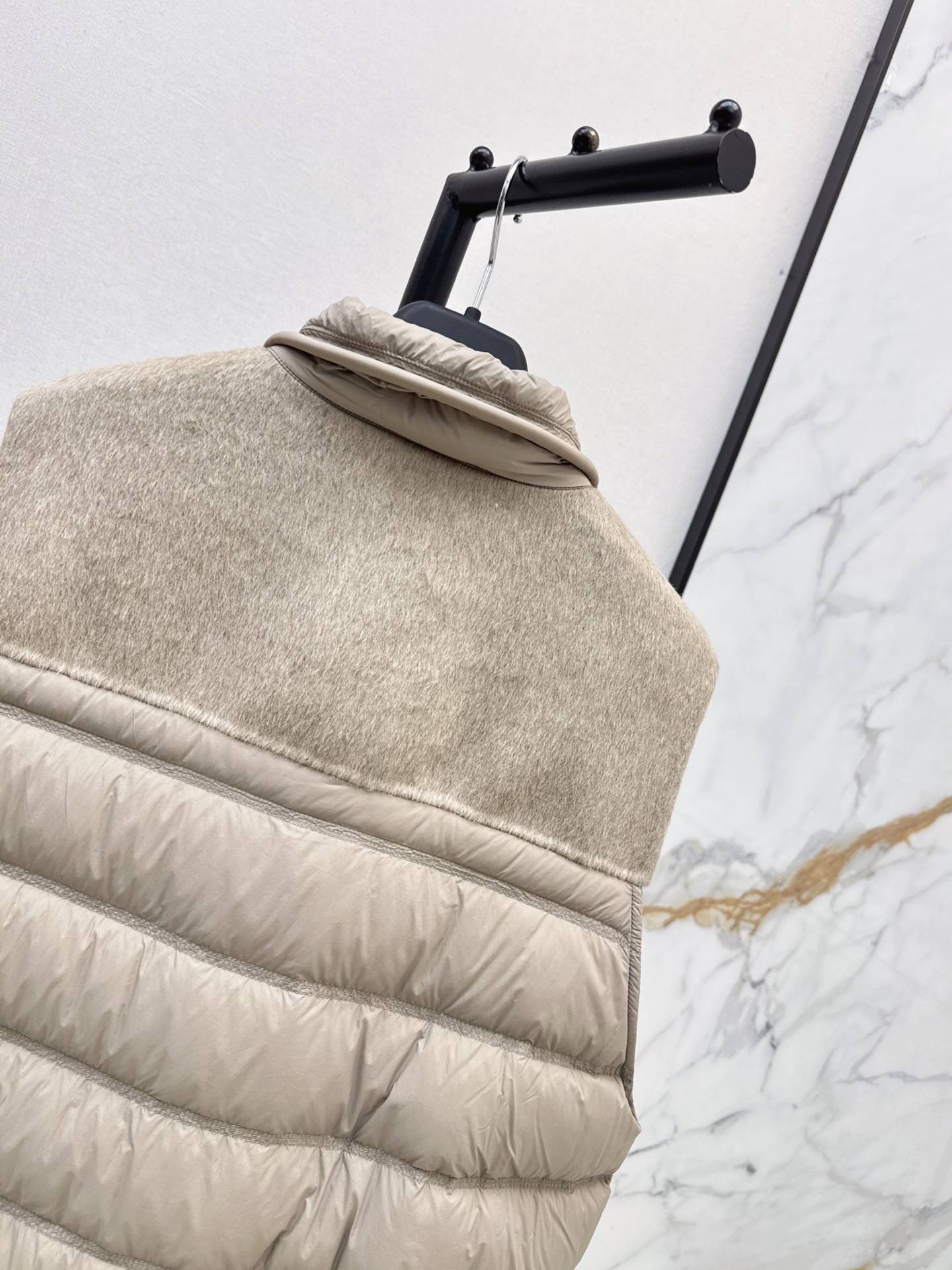 Max 26fw knit contract down vest