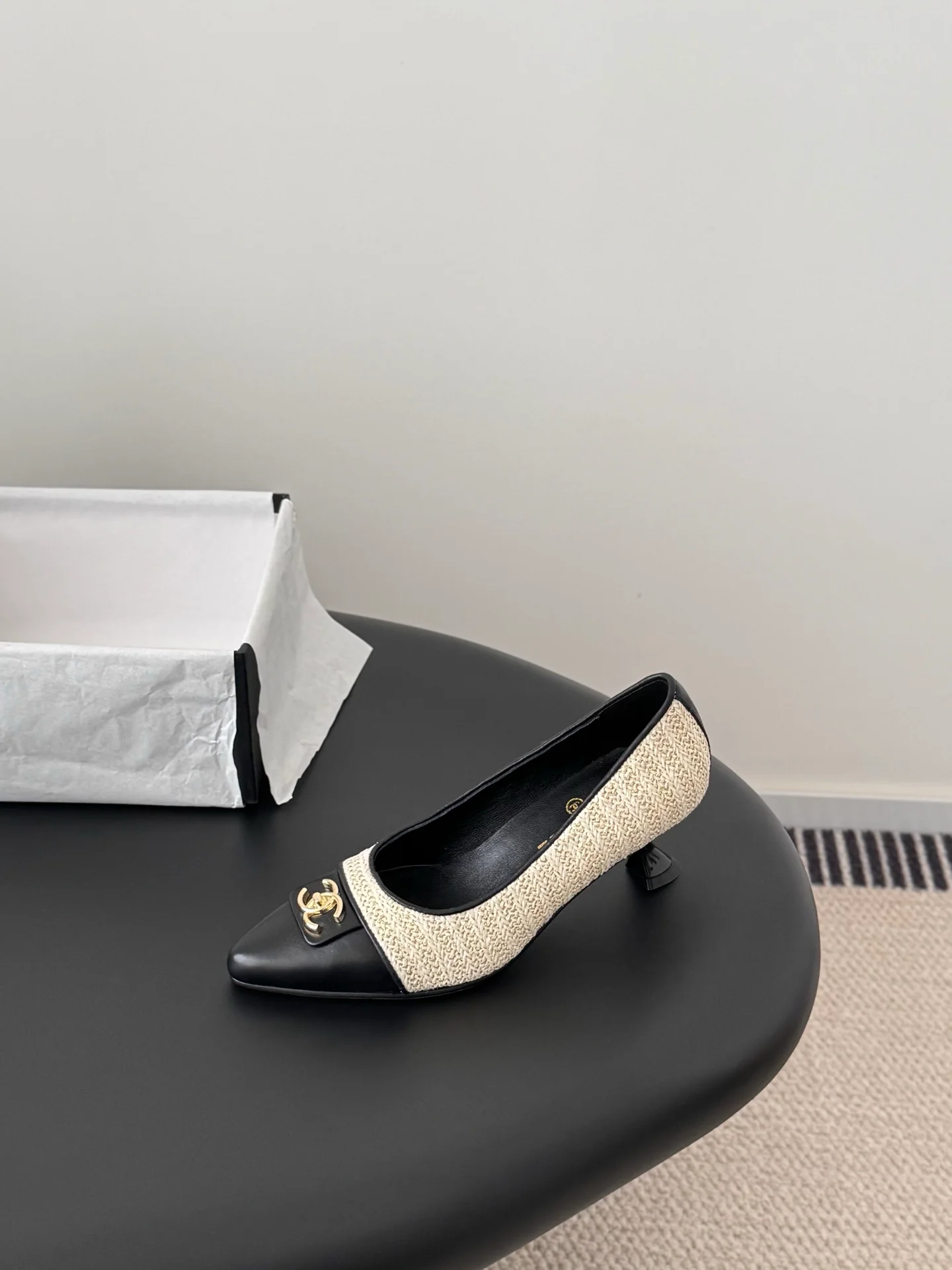 Chan 26ss kitten heel