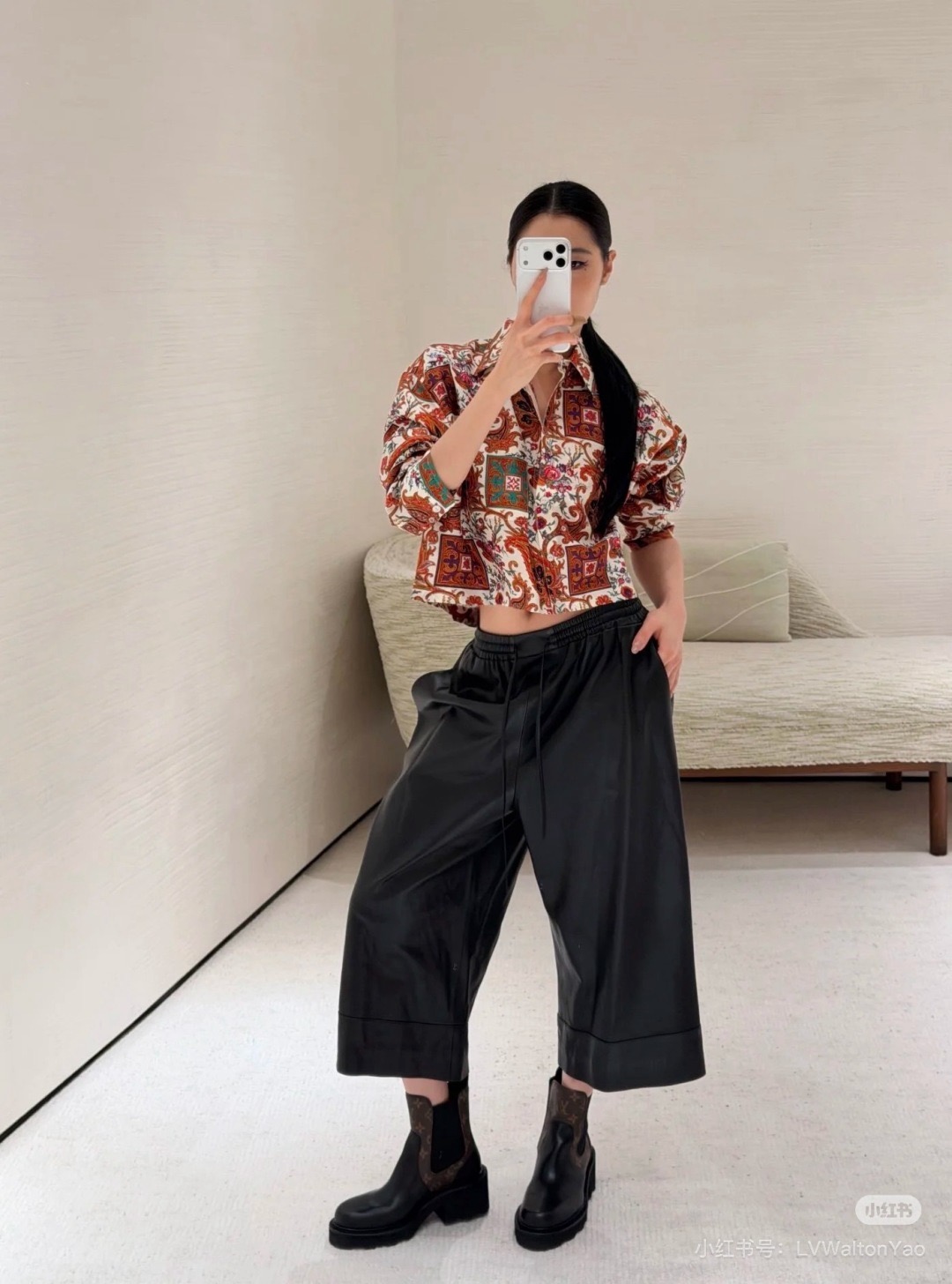 Loui 26fw pu cropped pants
