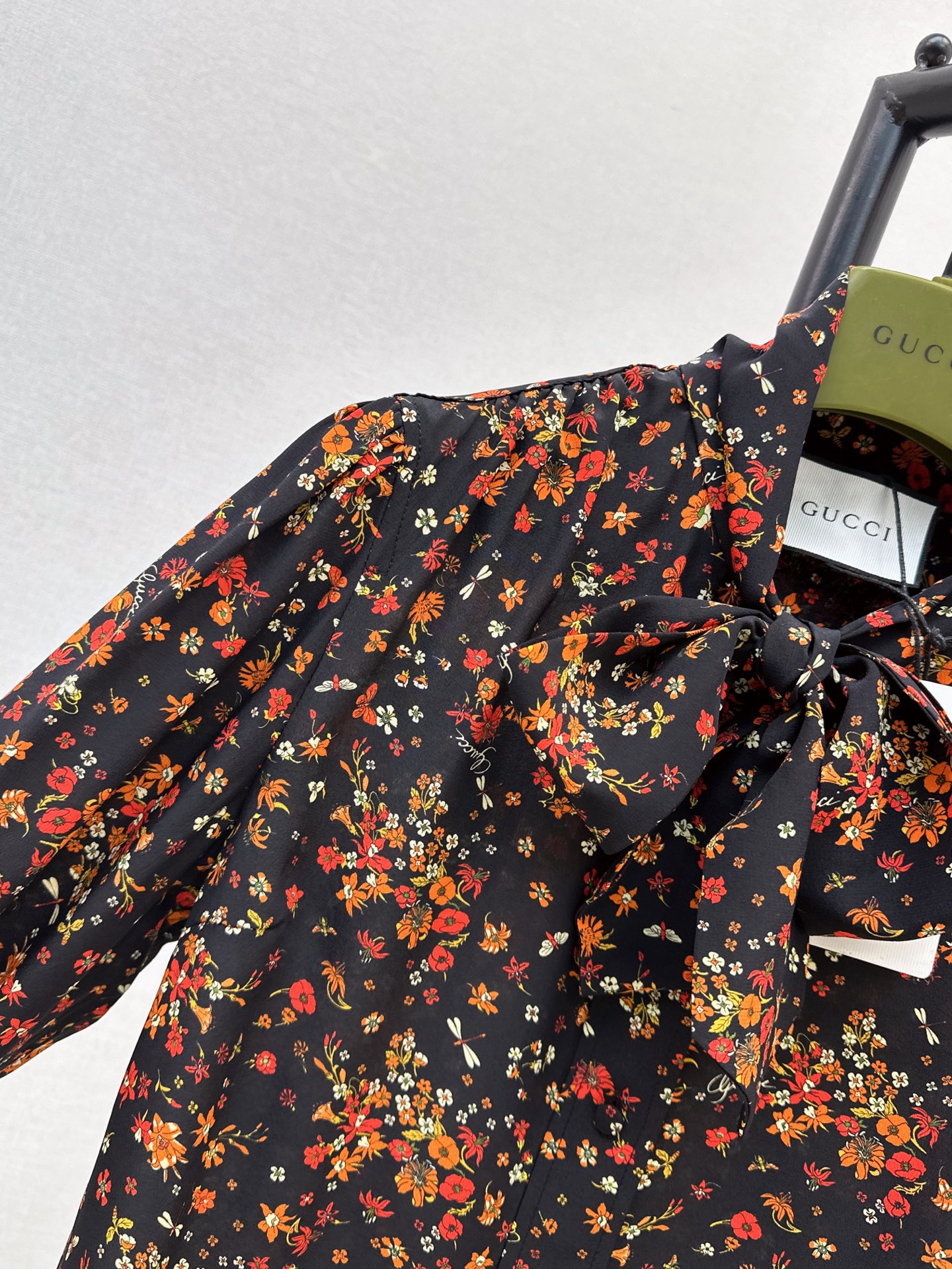 Guc 26fw ribbon shirt