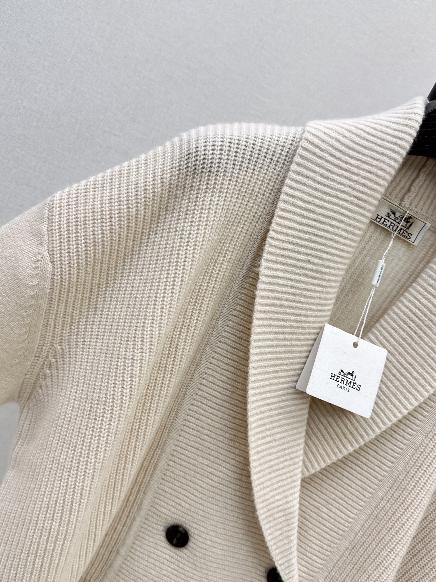 Her 26fw cashmere knit jacket