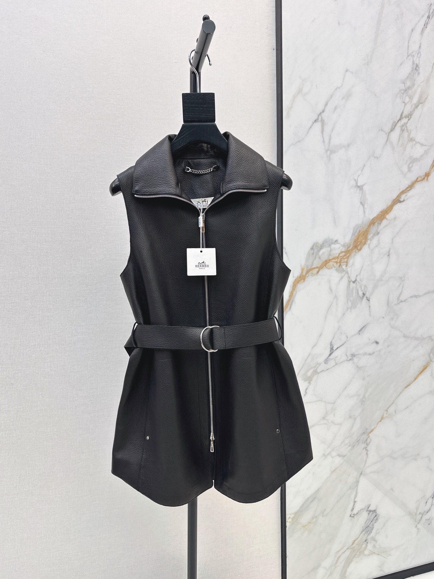 Her 26fw belted leather vest jacket