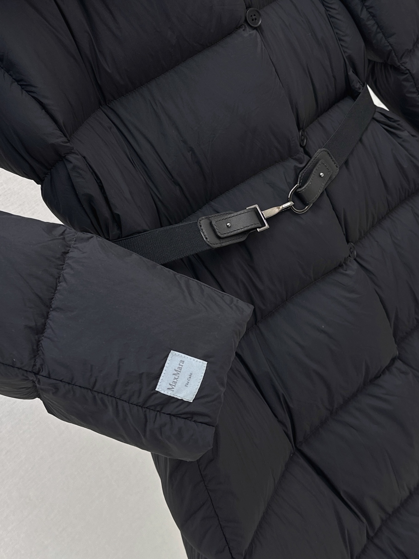 Max 26fw belted hooded down jacket