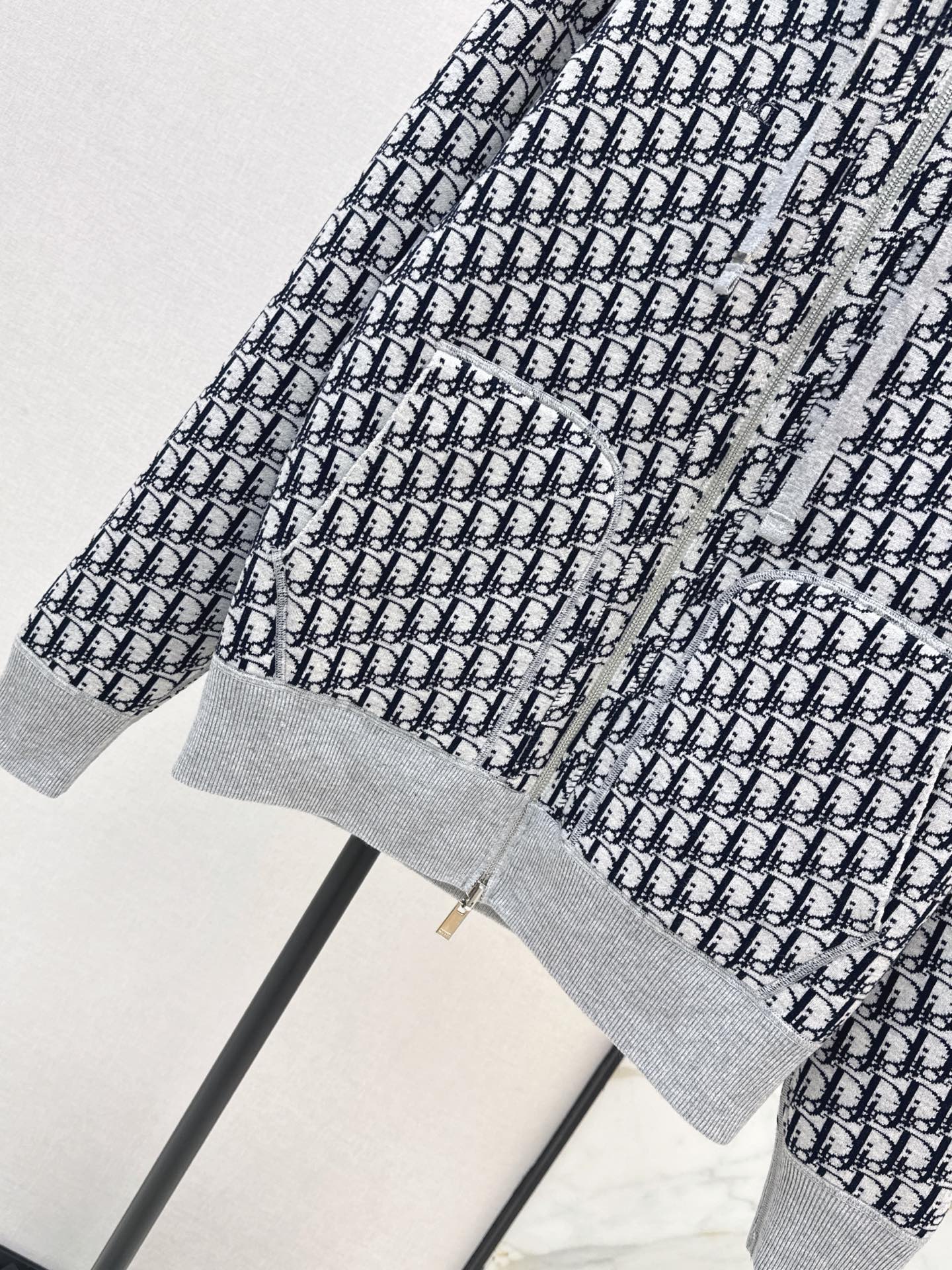 CD 26fw reversible hooded jacket