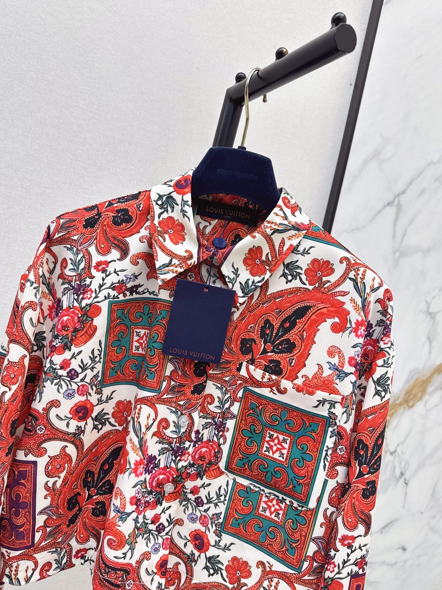 Loui 26fw cropped print shirt