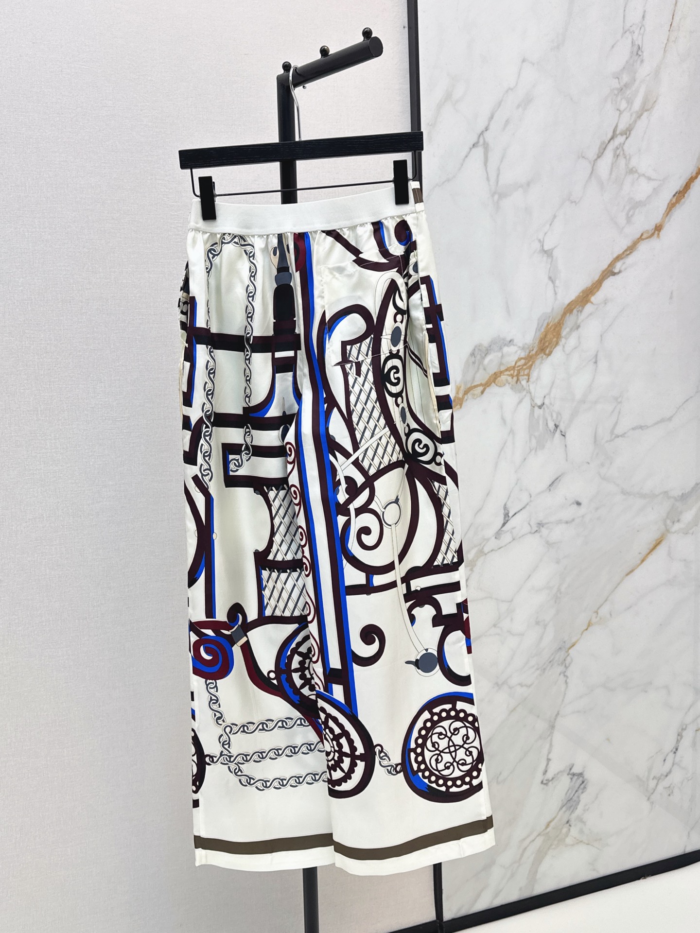 Her 26fw print straight-leg pants
