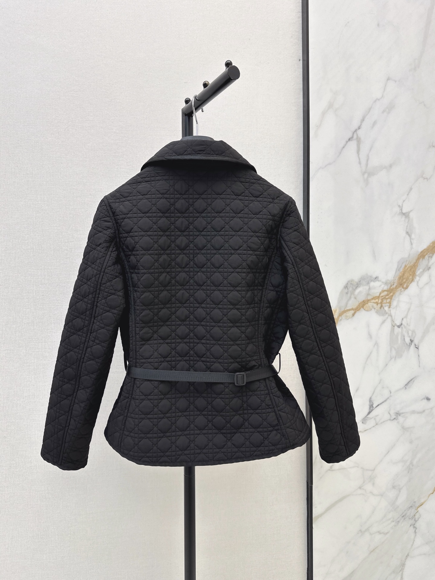 CD 26fw belted padded jacket