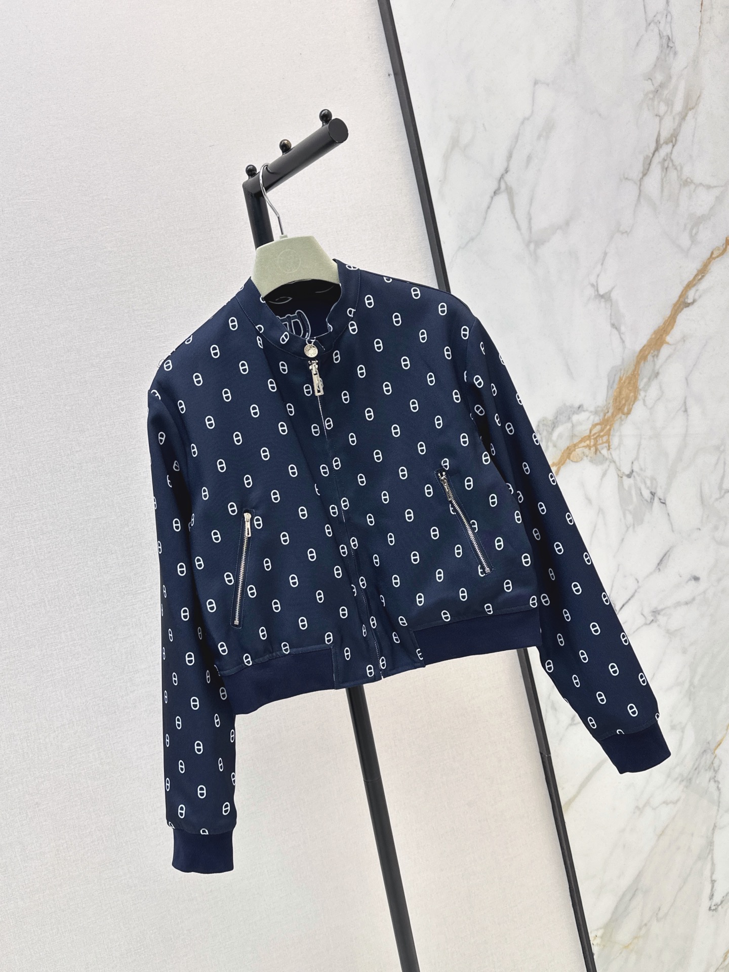 Her 26fw reversible print jacket