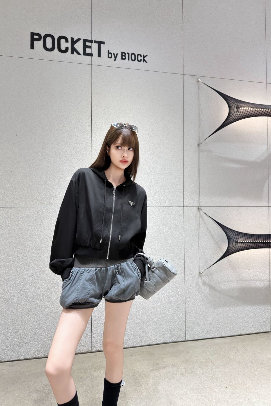 Pra 26fw cropped hooded jacket