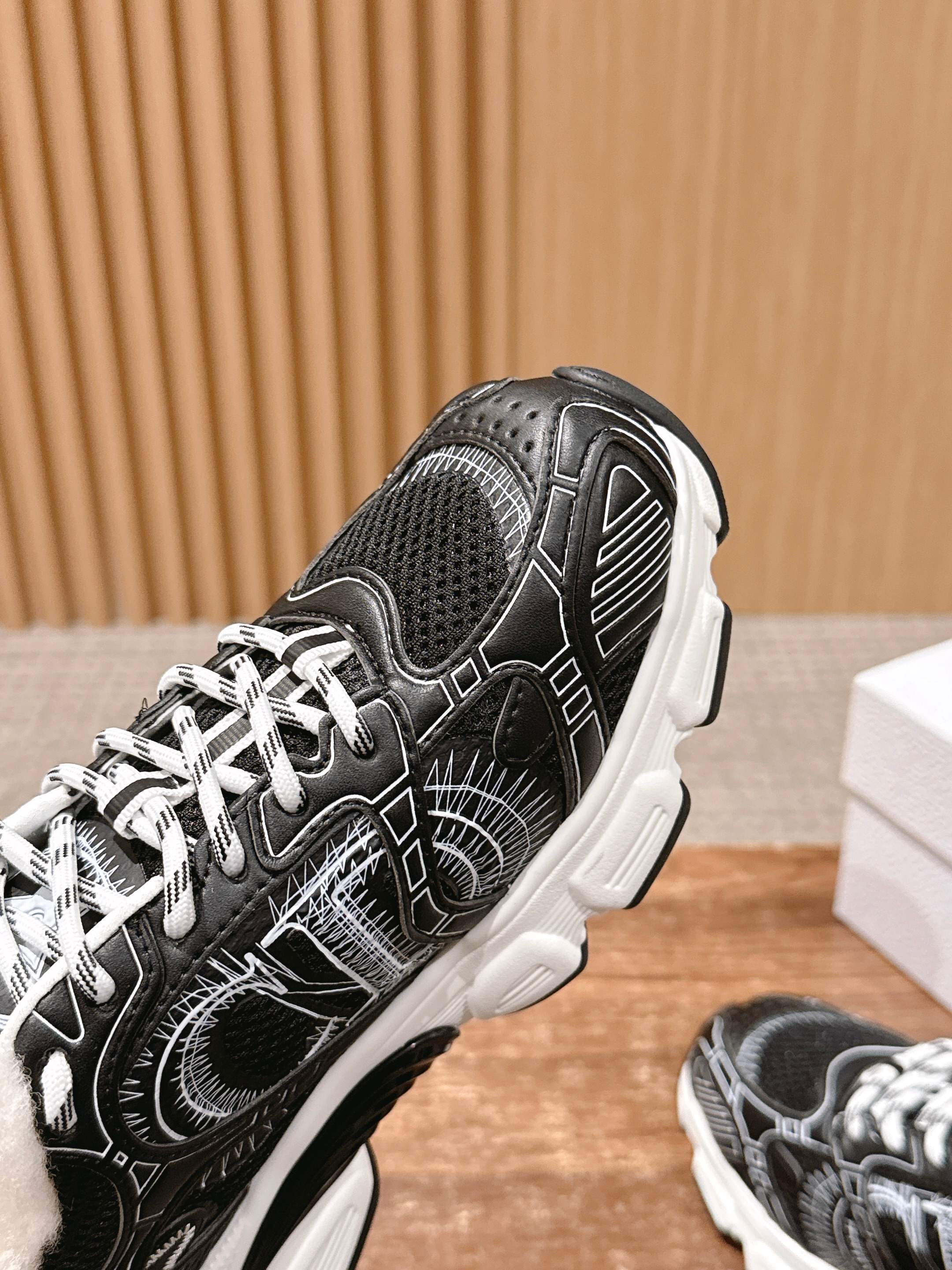 Dio 25fw fleece clunky sneaker