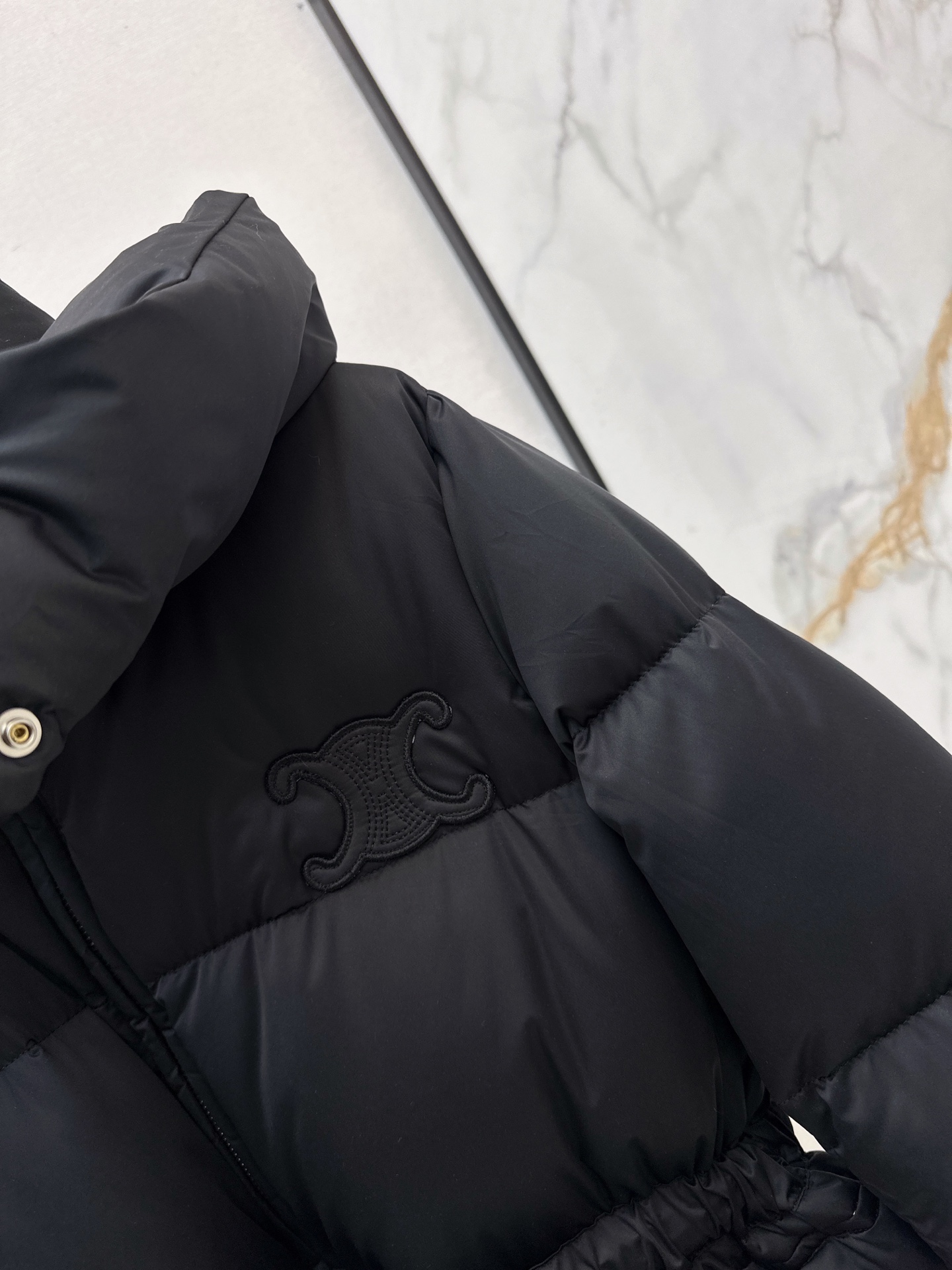 Celi 26fw hooded belted down jacket
