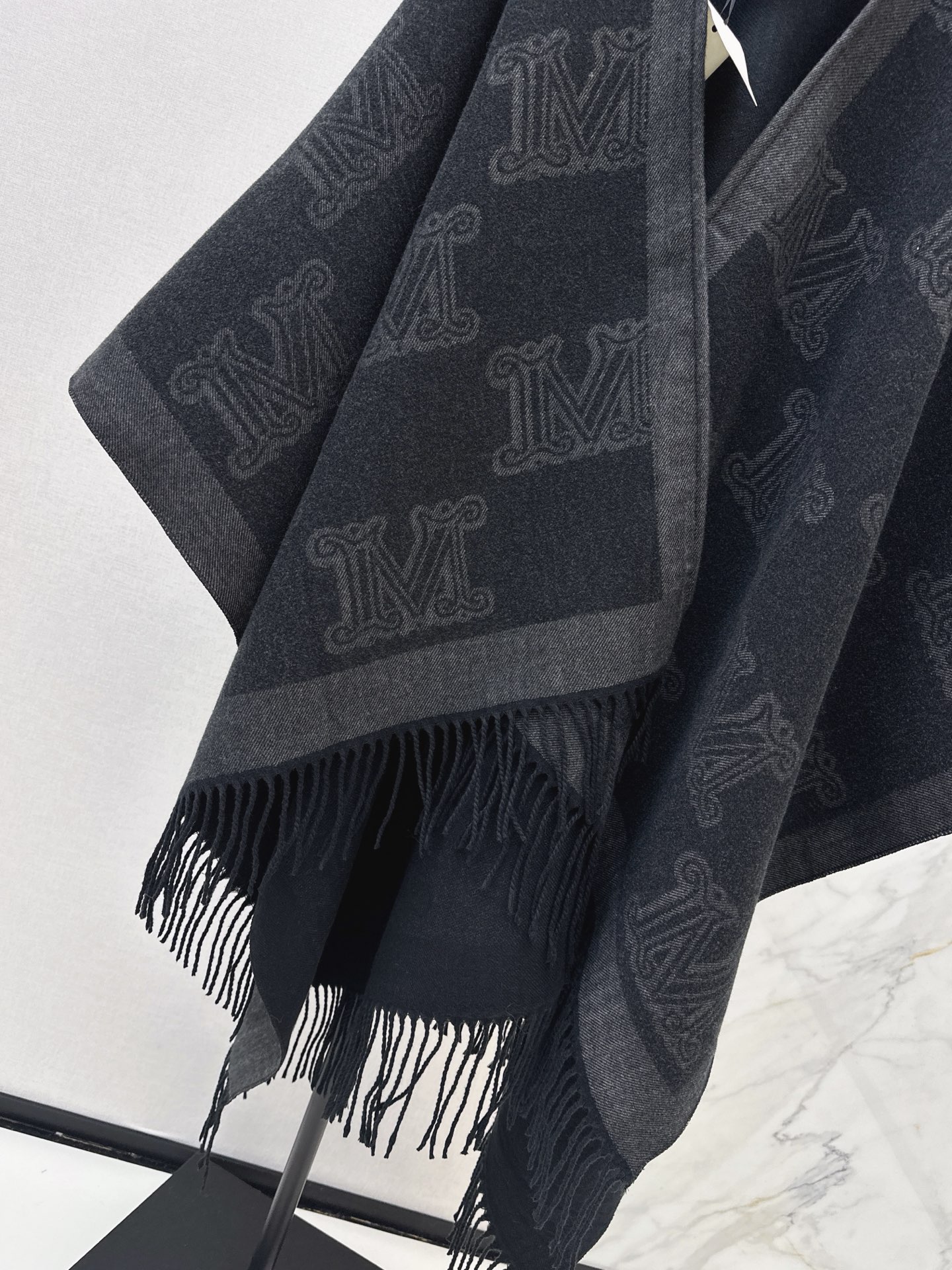 Max 26fw wool shawls