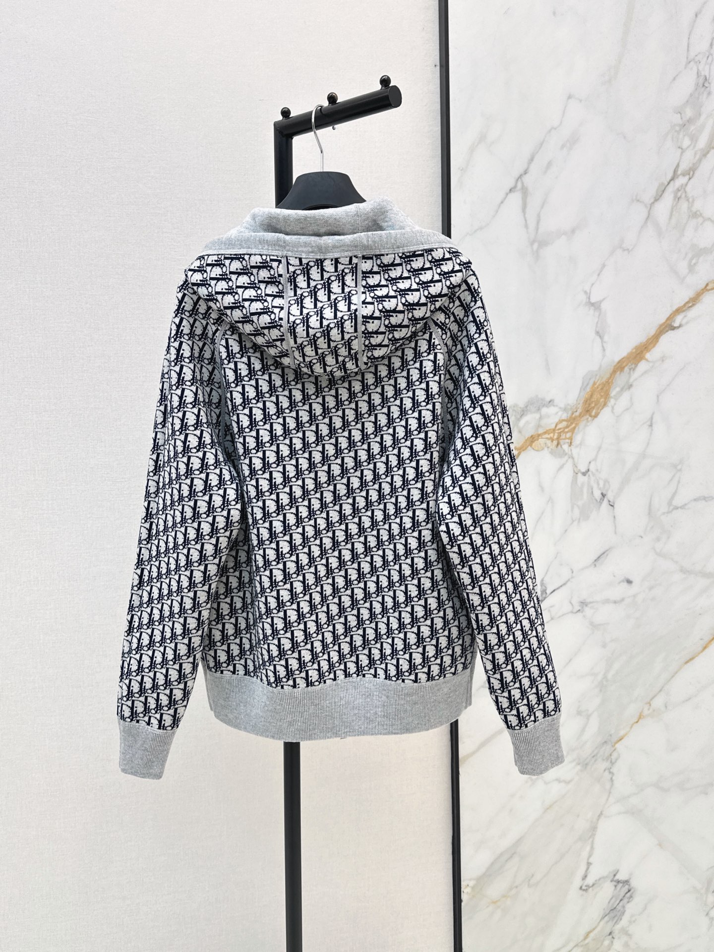 CD 26fw reversible hooded jacket