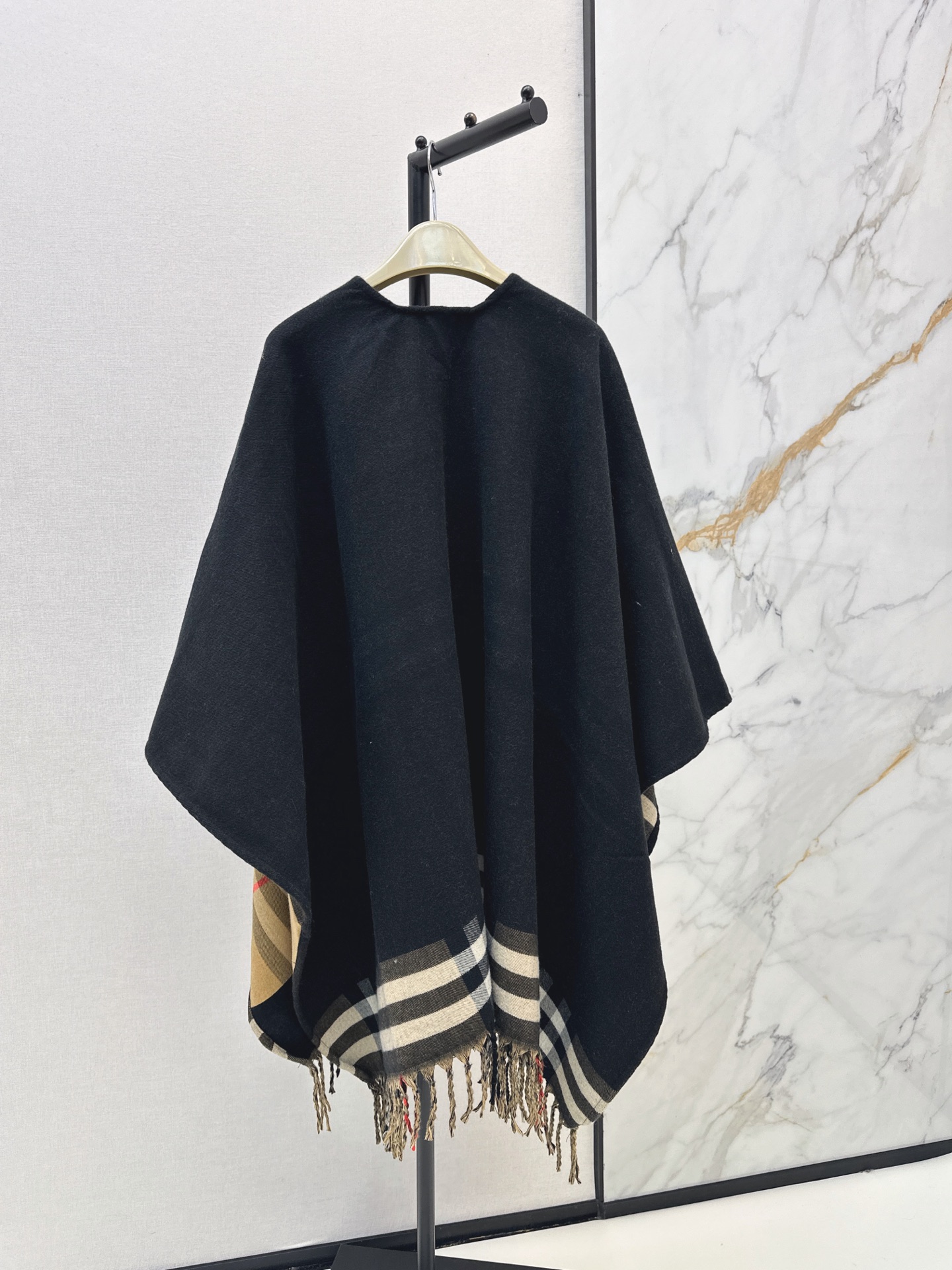 Bur 26fw shawls cape