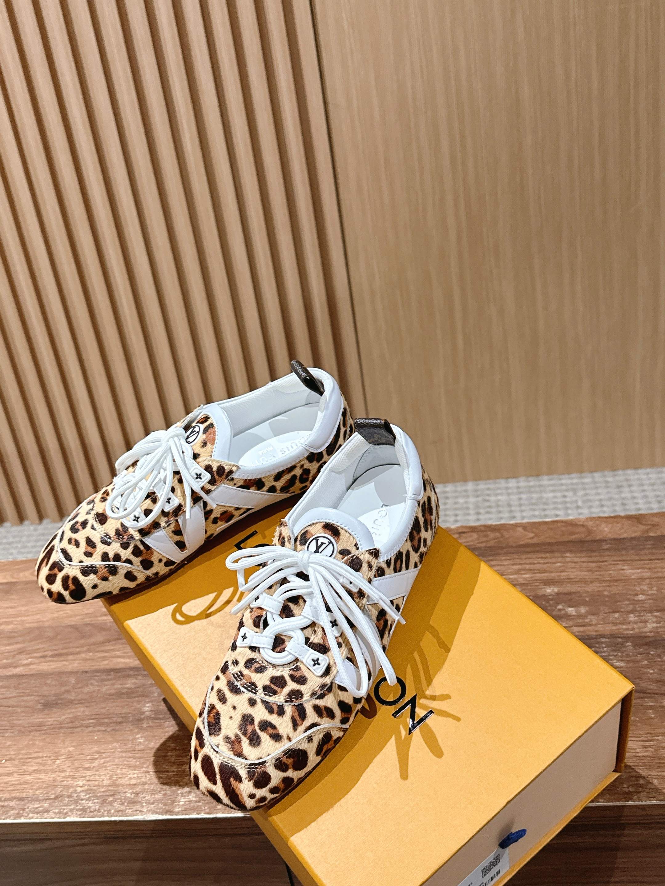 Loui 25fw sneaker