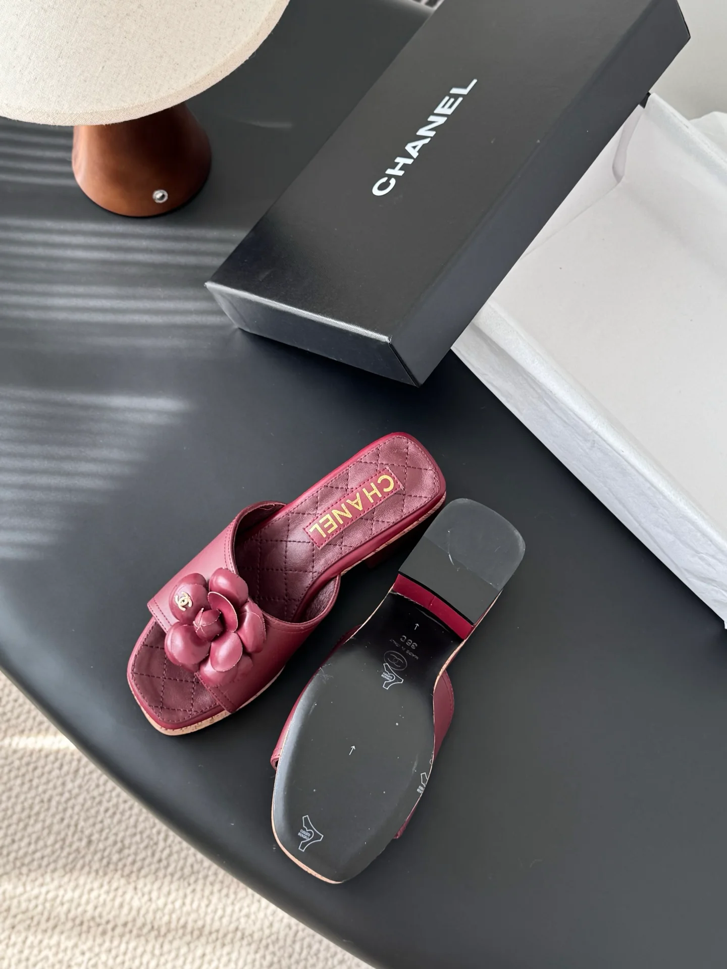Chan 26ss camellia sides sandals
