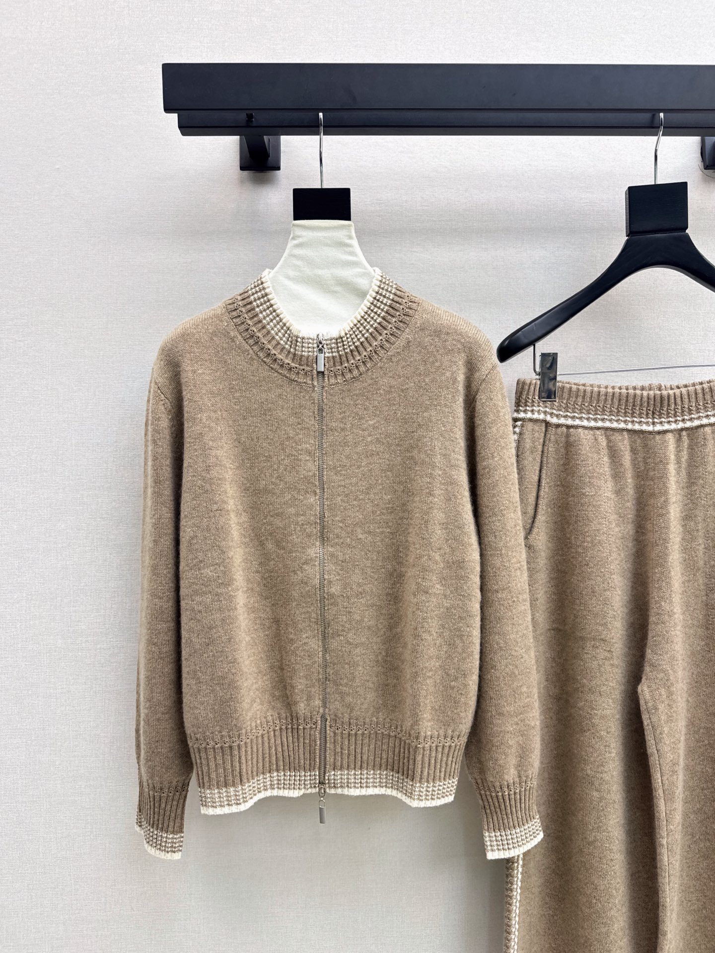 Brun 26fw cashmere cardigan pants set
