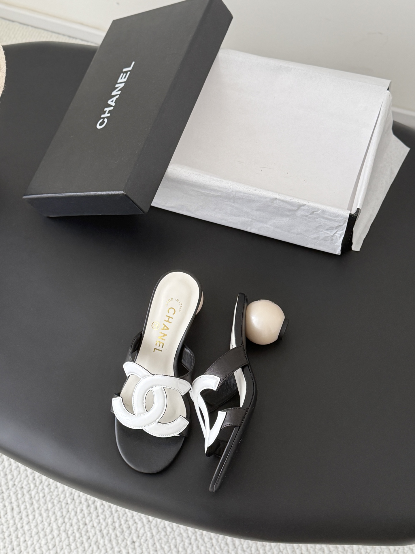 Chan 26ss chunky heel sandals