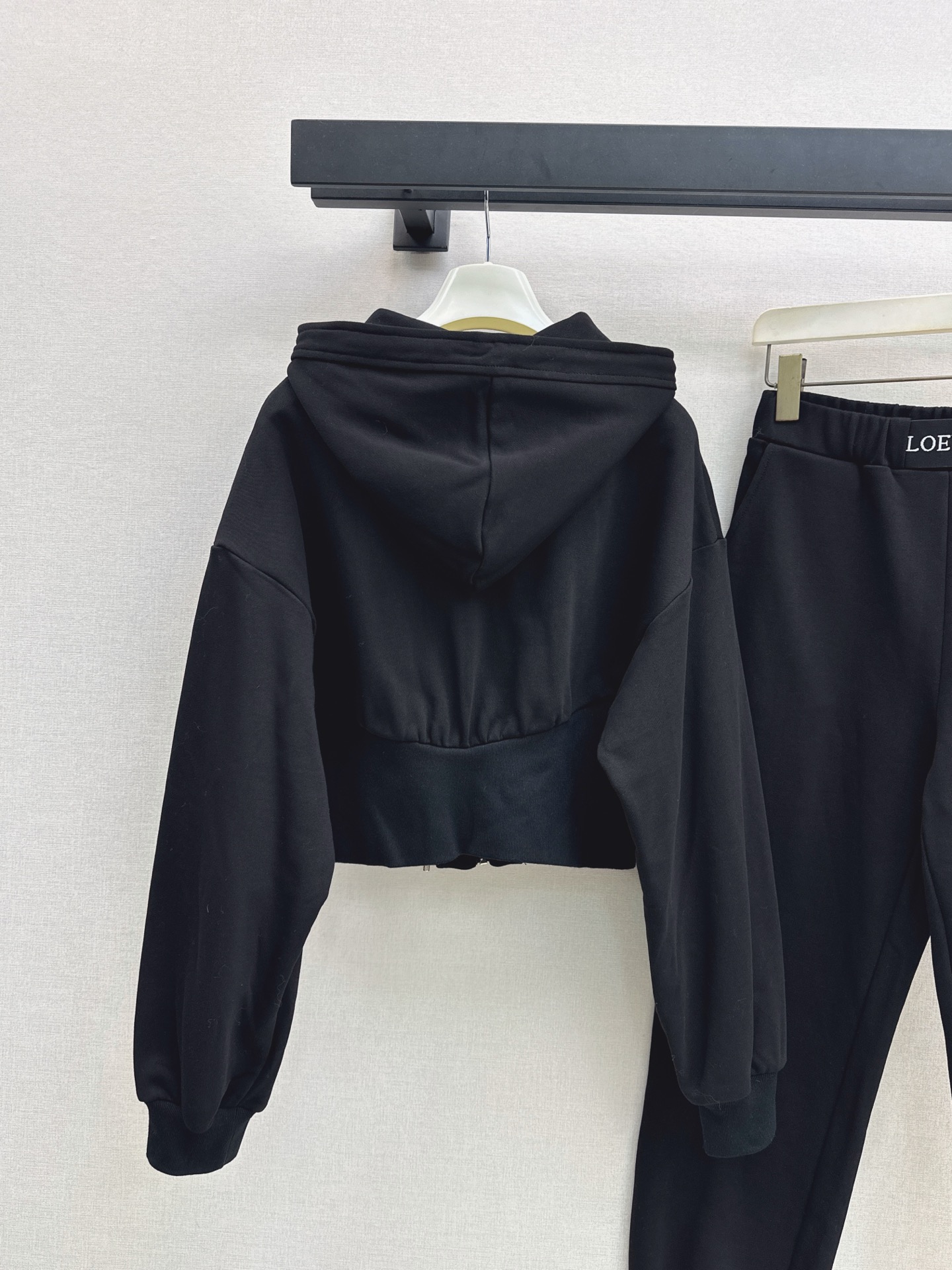 Loe 26fw embroidery hooded jacket pants sets