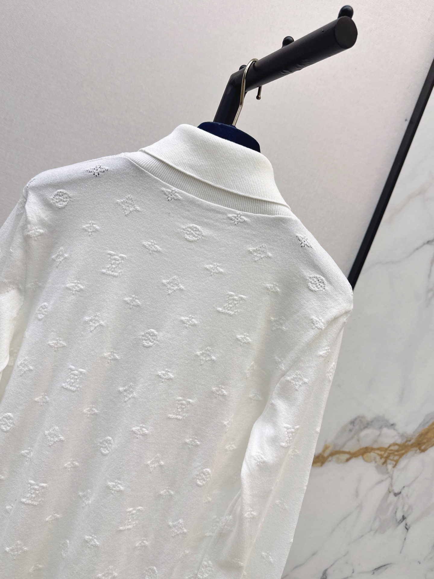 Loui 26fw knit basic tee