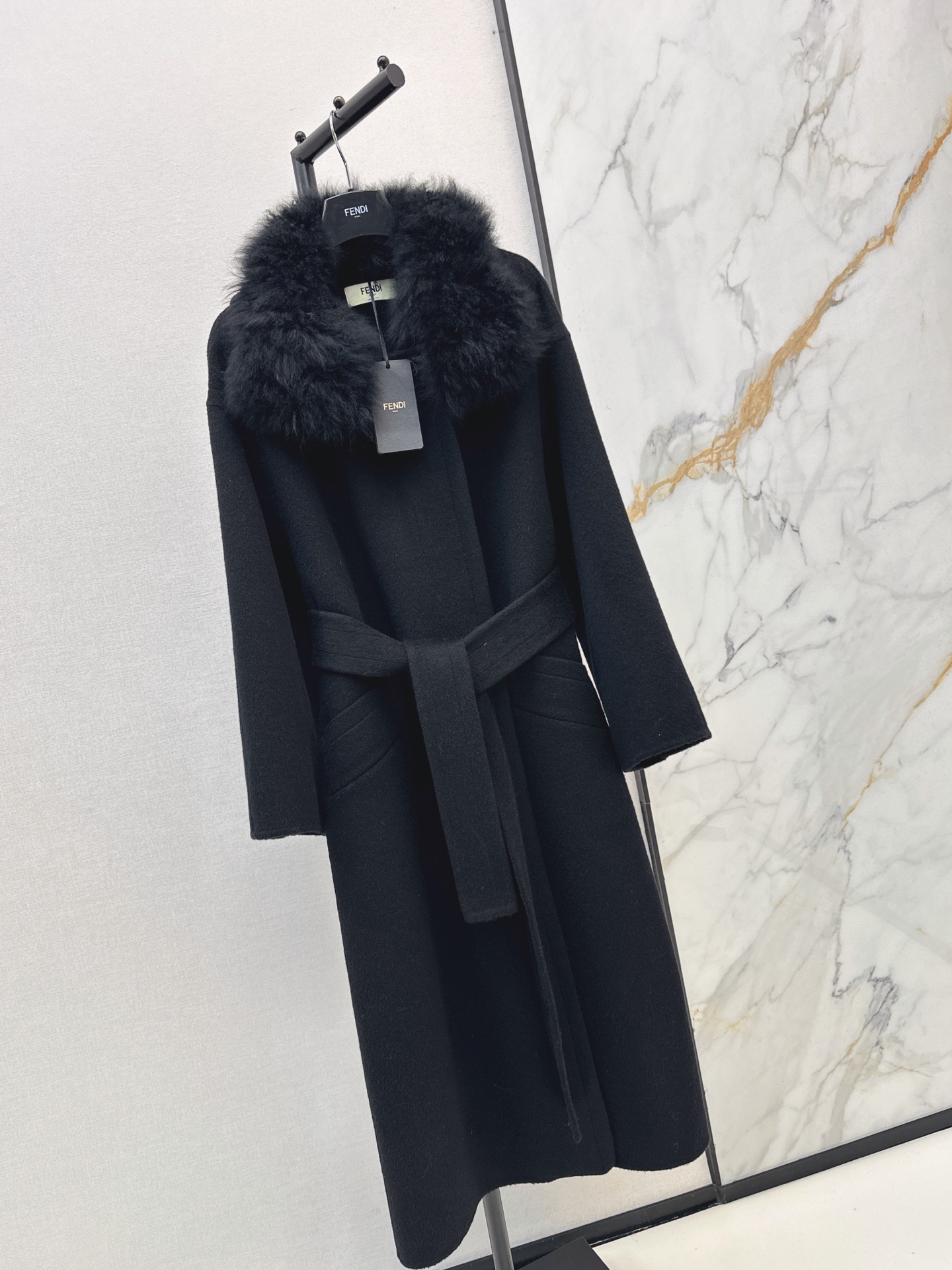 Fen 26fw fur-trim woolen overcoats