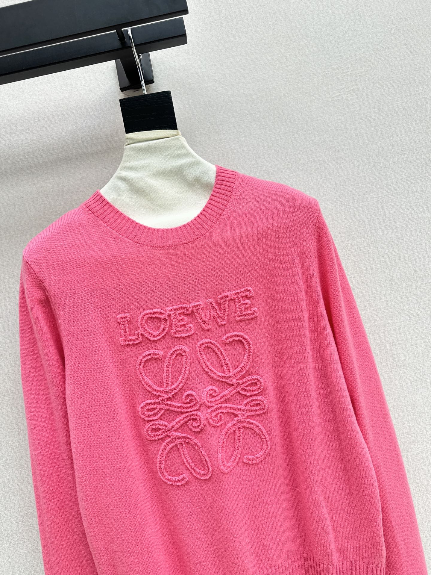 Loe 26fw embroidery sweater