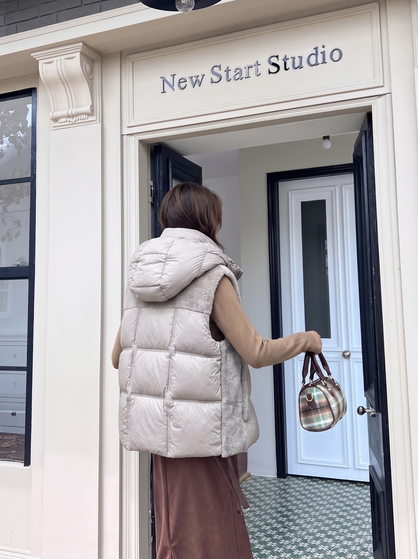 Max 26fw knit contract hooded down vest