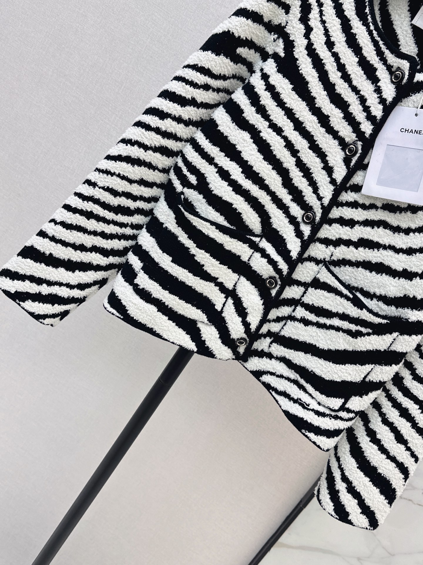 Chan 26fw zebra-pattern textured knit cardigan