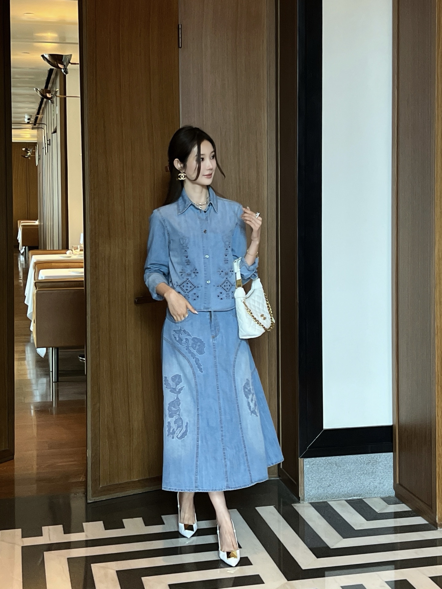 ES 26fw embroidery denim skirt