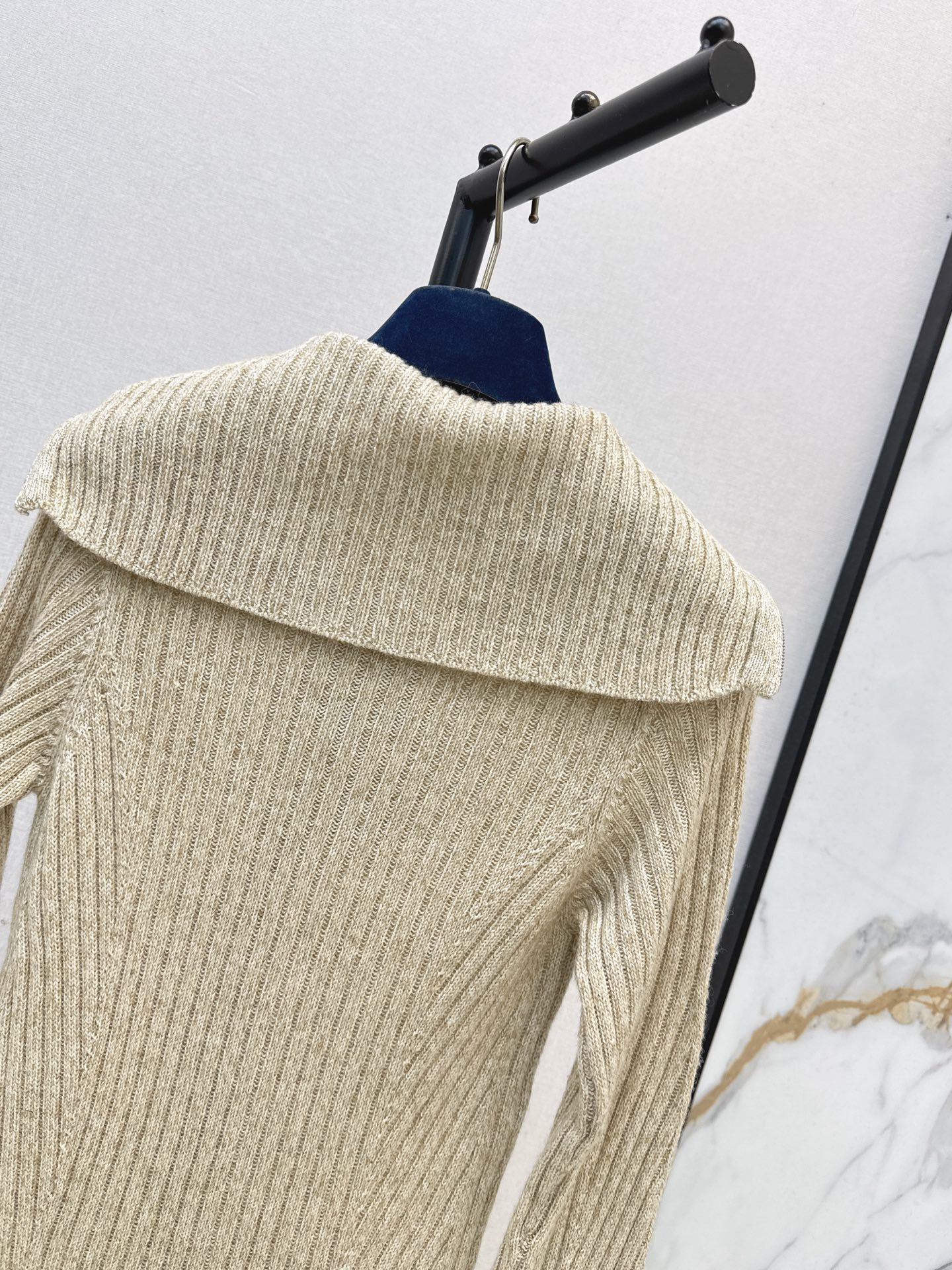 Loui 26fw knit slim-fit basic tee