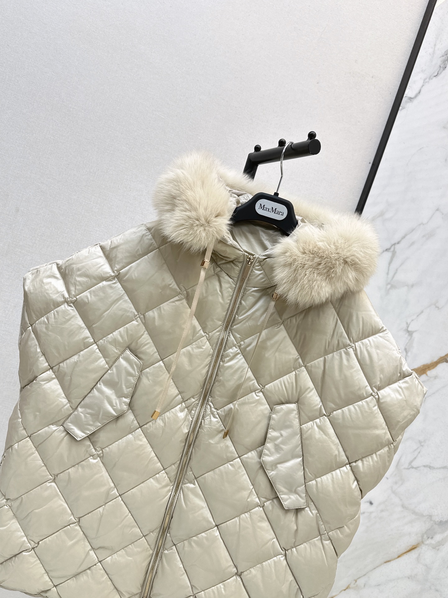 Max 26fw Hooded Down Vest