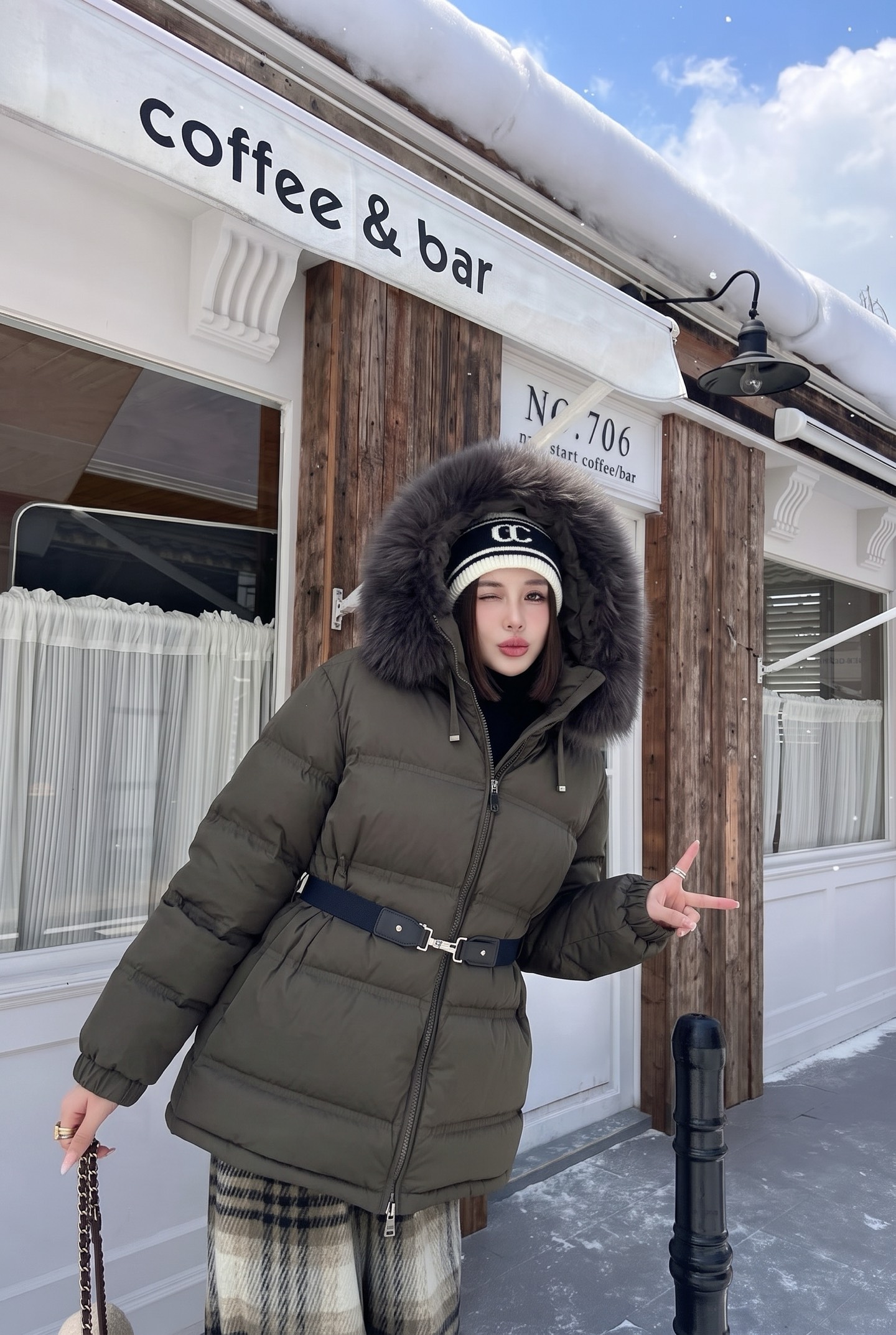 Max 26fw fur-trim hooded belted down jacket