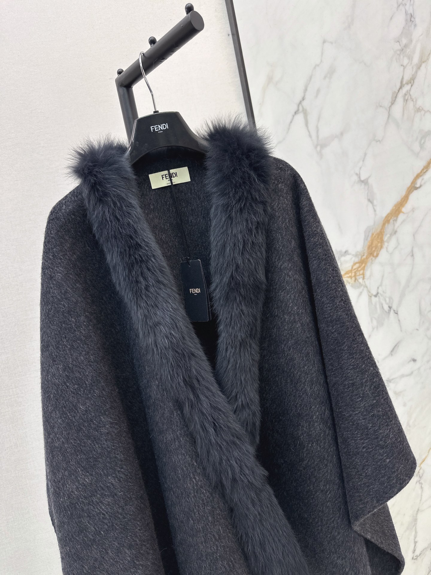 Fen 26fw fox-trim woolen cape jacket